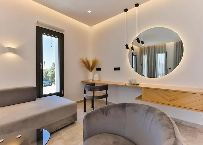 Milestones Naxos 5* Maragkas