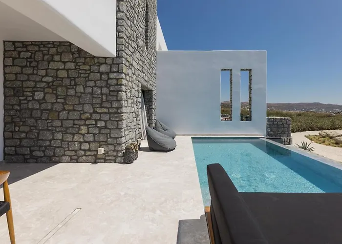 Milestones Naxos Maragkas