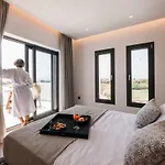 Milestones Naxos Hotell 5*
