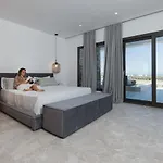 Milestones Naxos Hotell 5*