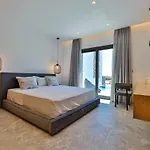Milestones Naxos Hotell 5*