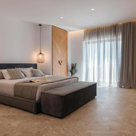 Milestones Naxos