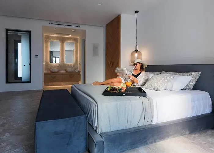 Milestones Naxos Maragkas