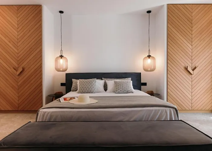 Milestones Naxos Maragkas