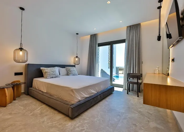 Milestones Naxos Hotel 5*